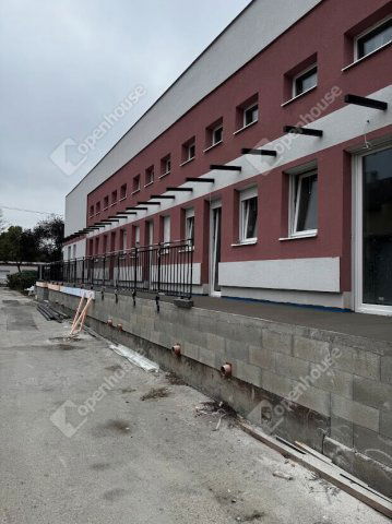 Eladó téglalakás, Székesfehérvárott 175.47 M Ft, 3 szobás