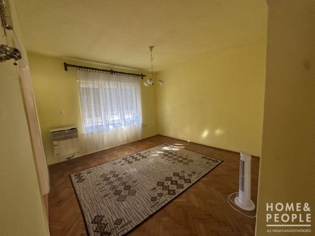 Eladó családi ház, Szegeden 73.5 M Ft, 4 szobás