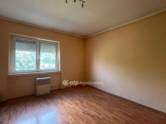 Eladó családi ház, Mezőfalván 39 M Ft, 3 szobás