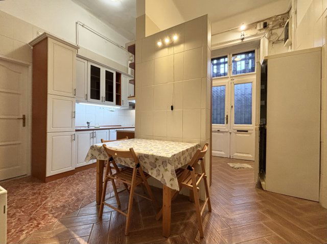 Kiadó téglalakás, albérlet, I. kerületben, Batthyány téren