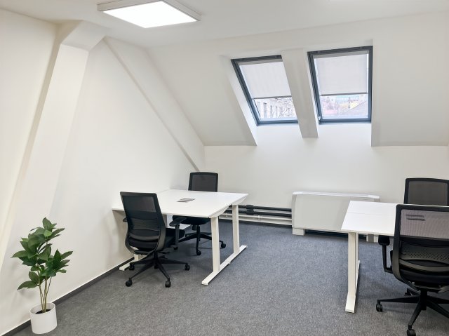 Kiadó iroda, Pécsett, Rákóczi úton 192 E Ft / hó