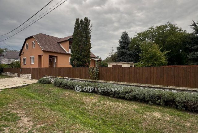 Eladó családi ház, Szirmabesenyőn 89 M Ft, 3+2 szobás