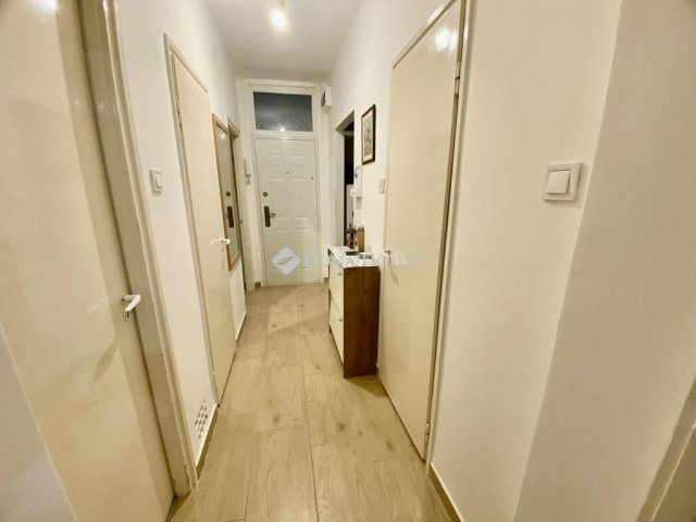 Eladó téglalakás, Kecskeméten 42 M Ft, 2 szobás