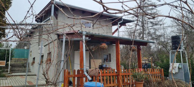 Eladó nyaraló, Dunaújvárosban 19.99 M Ft, 2 szobás