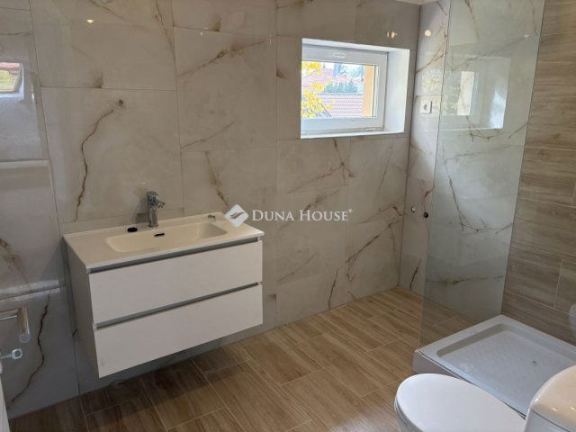 Eladó téglalakás, Esztergomban, Matyasovszky utcában 66.9 M Ft