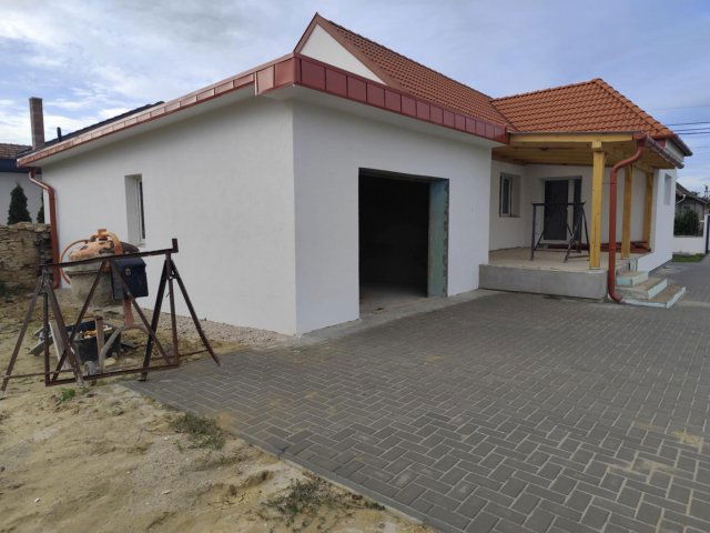Eladó családi ház, Karmacson 65 M Ft, 3 szobás
