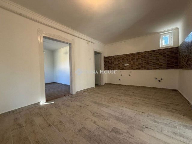 Eladó családi ház, Kecskeméten 24.9 M Ft, 2 szobás