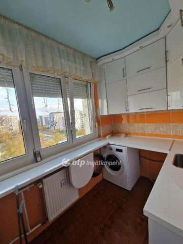 Eladó panellakás, Budapesten, III. kerületben 67.9 M Ft, 2 szobás