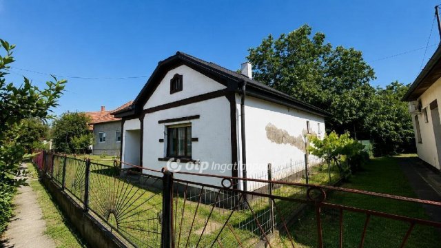 Eladó családi ház, Kabán 13.4 M Ft, 2 szobás