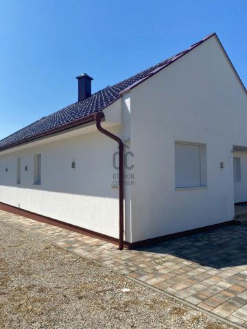 Eladó családi ház, Vonyarcvashegyen 215.05 M Ft, 5 szobás