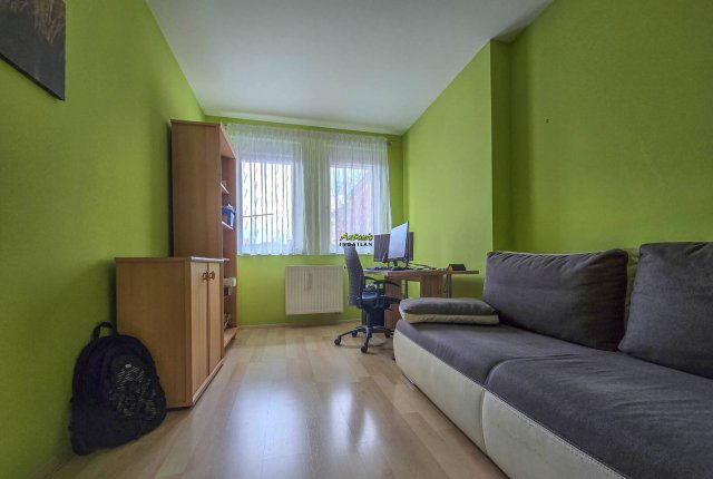 Eladó téglalakás, Sopronban 75 M Ft, 3 szobás