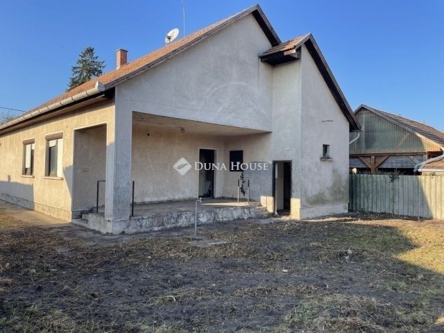 Eladó családi ház, Monoron 69 M Ft, 3 szobás