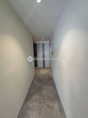 Eladó téglalakás, Budapesten, IX. kerületben 86.9 M Ft, 1 szobás
