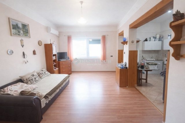 Eladó téglalakás, Kecskeméten 27 M Ft, 1 szobás