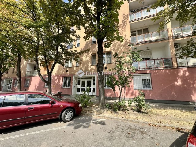 Eladó téglalakás, Kecskeméten 32 M Ft, 1 szobás
