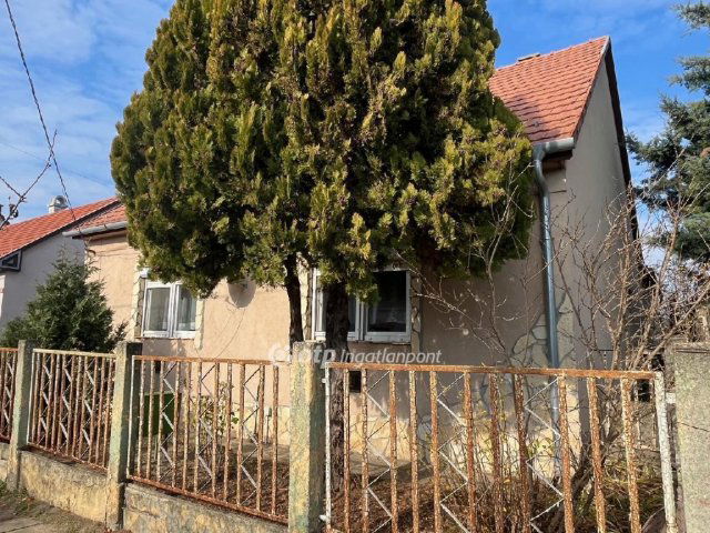 Eladó családi ház, Székesfehérvárott 65 M Ft, 3 szobás