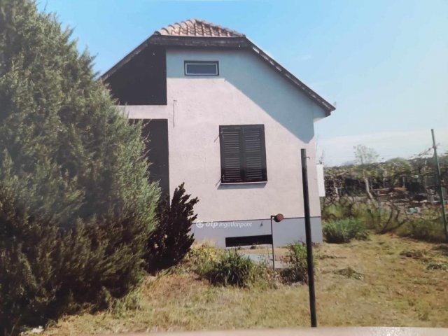 Eladó nyaraló, Debrecenben 25 M Ft, 2 szobás