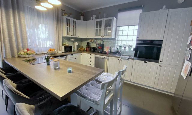 Eladó családi ház, Tökölön 115 M Ft, 4 szobás