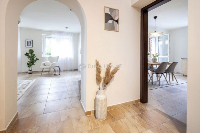 Eladó családi ház, Budapesten, XVI. kerületben 247.7 M Ft