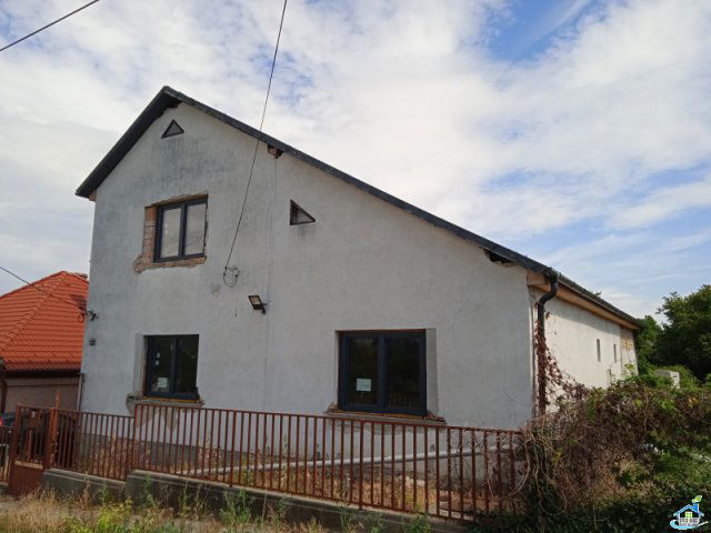 Eladó családi ház, Ácson 25 M Ft, 4 szobás
