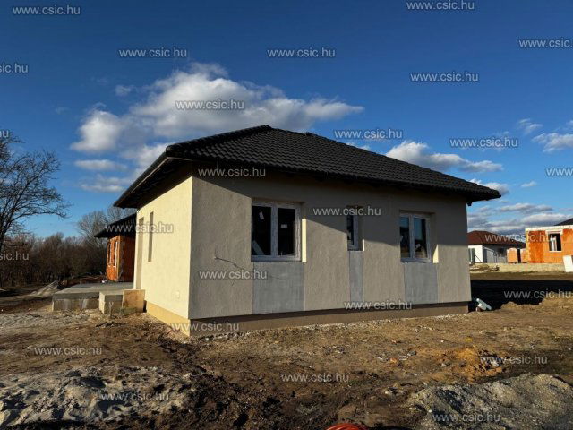 Eladó családi ház, Vácrátóton 78.9 M Ft, 1+3 szobás