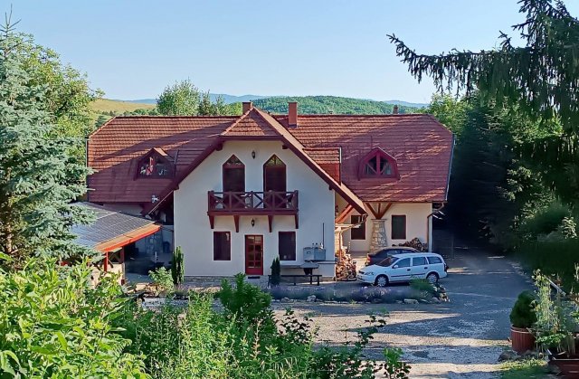 Eladó hotel, Mátranovákon 216 M Ft, 17 szobás