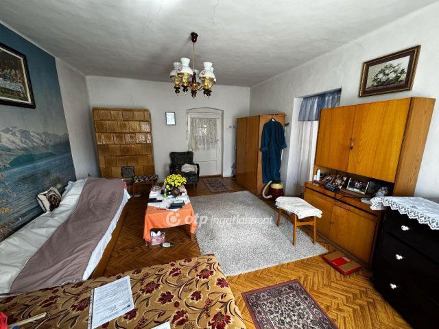 Eladó családi ház, Hosszúpályin 29.999 M Ft, 3 szobás