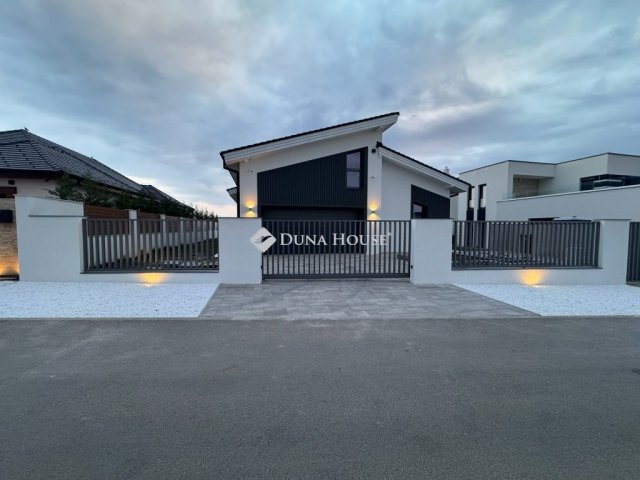 Eladó családi ház, Budapesten, XVII. kerületben 419 M Ft