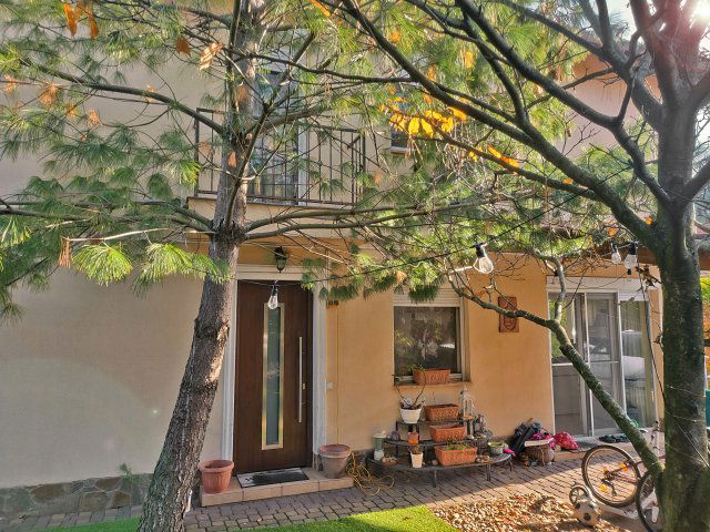 Eladó téglalakás, Budaörsön 199 M Ft, 5 szobás