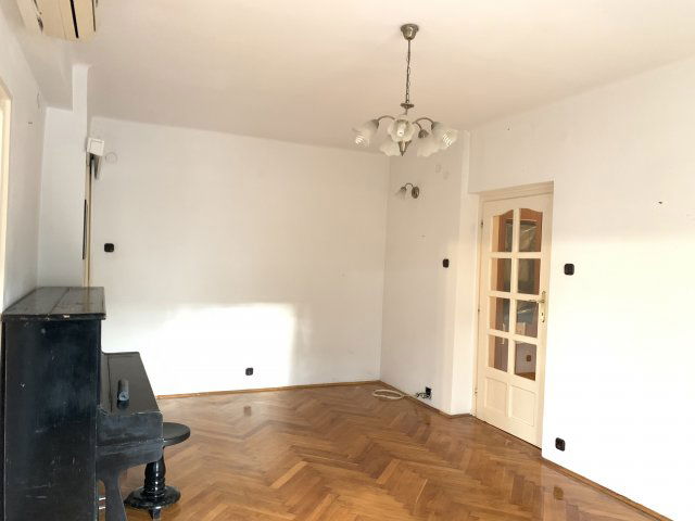 Eladó téglalakás, Dunaújvárosban 39 M Ft, 2 szobás