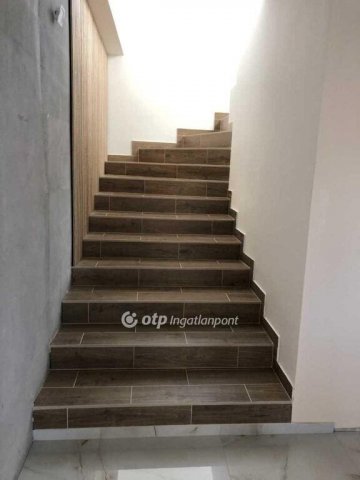 Eladó családi ház, Téten 89 M Ft, 5 szobás