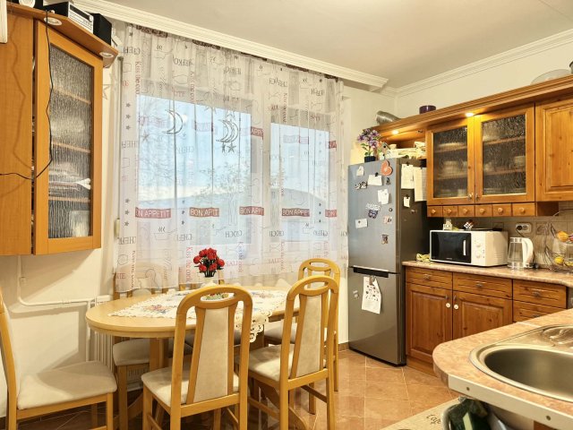 Eladó panellakás, Debrecenben, Derék utcában 68.5 M Ft, 3 szobás