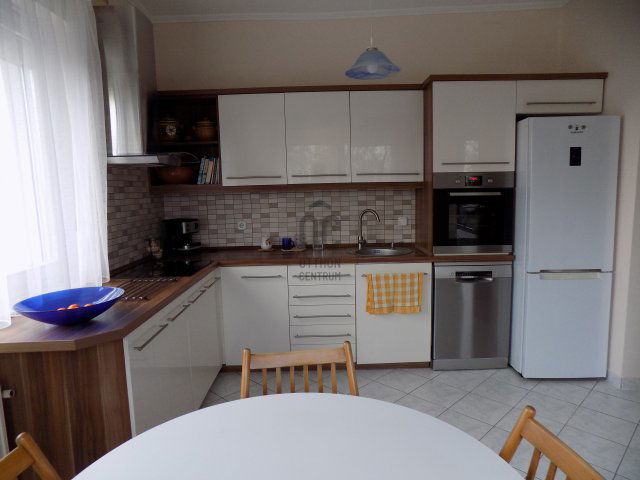 Eladó családi ház, Ercsiben 114.5 M Ft, 5 szobás