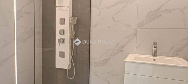 Eladó téglalakás, Budapesten, XIII. kerületben 42.9 M Ft