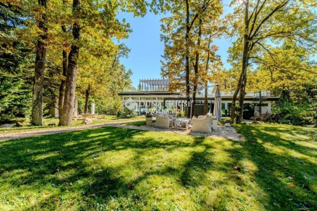 Eladó nyaraló, Pilisszentkereszten 693 M Ft, 6 szobás