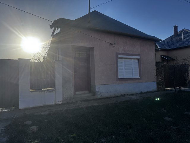 Eladó családi ház, Faddon, Somos utcában 39.9 M Ft, 5 szobás