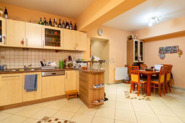 Eladó téglalakás, Sopronban 69.6 M Ft, 3+1 szobás