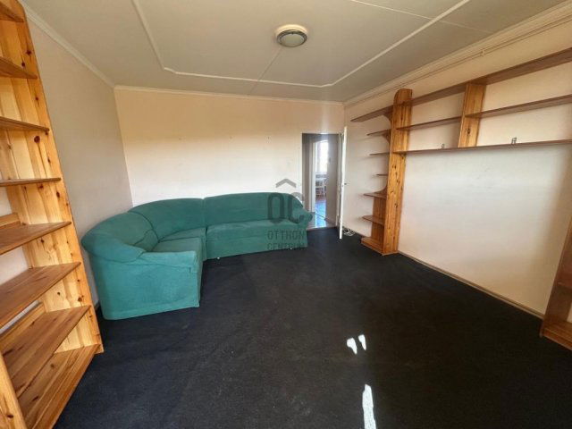 Kiadó panellakás, albérlet, Cegléden 150 E Ft / hó, 3 szobás