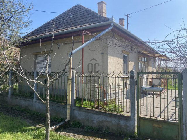 Eladó családi ház, Abonyban 25 M Ft, 2 szobás