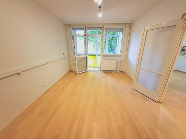 Eladó panellakás, Budapesten, X. kerületben, Hungária körúton