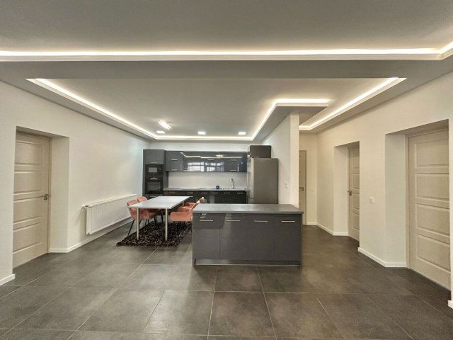 Kiadó családi ház, albérlet, Nyíregyházán 400 E Ft / hó