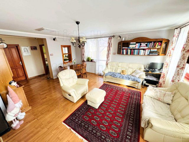 Eladó családi ház, Nyúlon 129.9 M Ft, 4 szobás