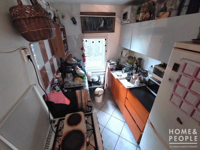 Eladó családi ház, Szegeden 30.5 M Ft, 1+1 szobás