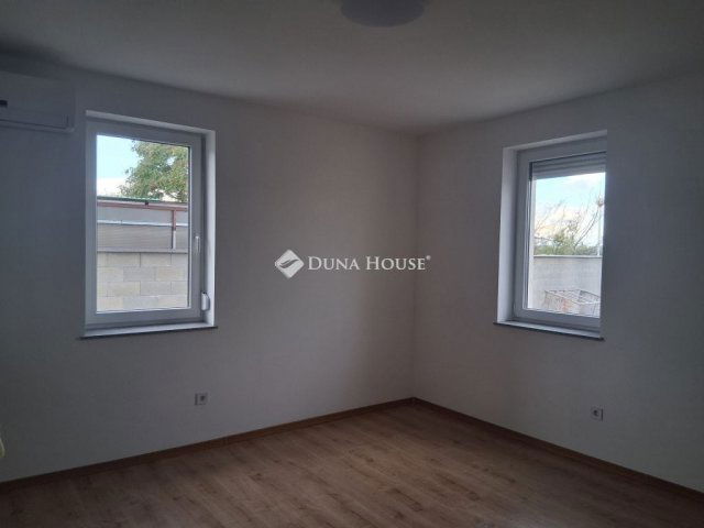 Kiadó ipari ingatlan, Dunavarsányban 150 E Ft / hó