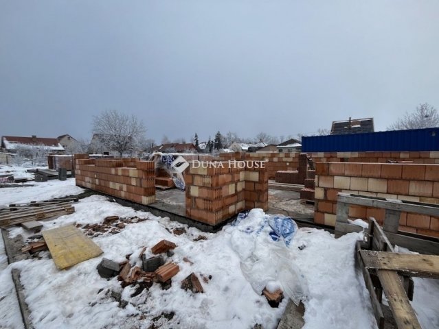 Eladó ikerház, Monoron 86 M Ft, 4 szobás / költözzbe.hu