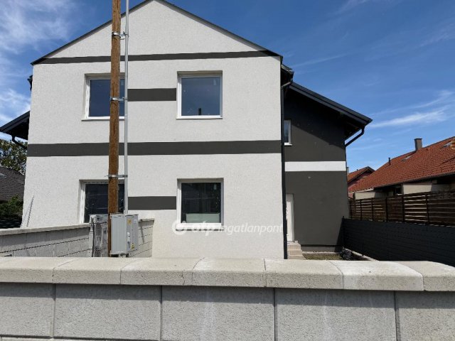 Eladó családi ház, Szigetszentmártonban 72.9 M Ft, 4 szobás