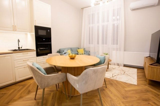 Eladó téglalakás, Budapesten, IX. kerületben 136 M Ft, 3 szobás