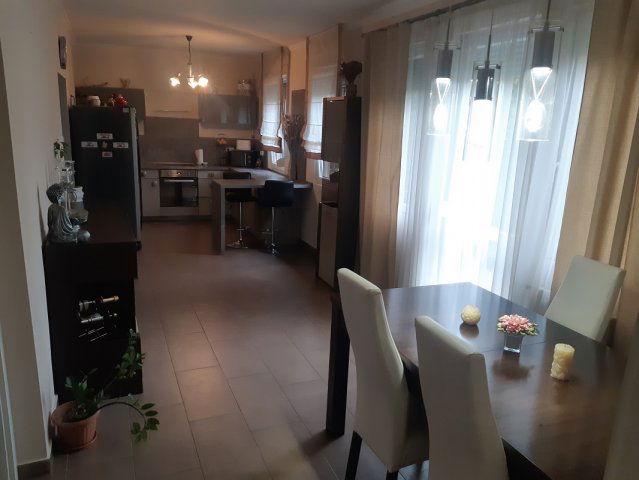 Eladó családi ház, Debrecenben 129.9 M Ft, 7 szobás