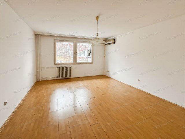 Eladó téglalakás, Kecskeméten 54.99 M Ft, 3 szobás
