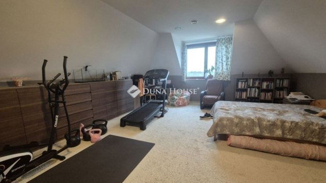 Eladó családi ház, Mogyoródon 158.499 M Ft, 6 szobás